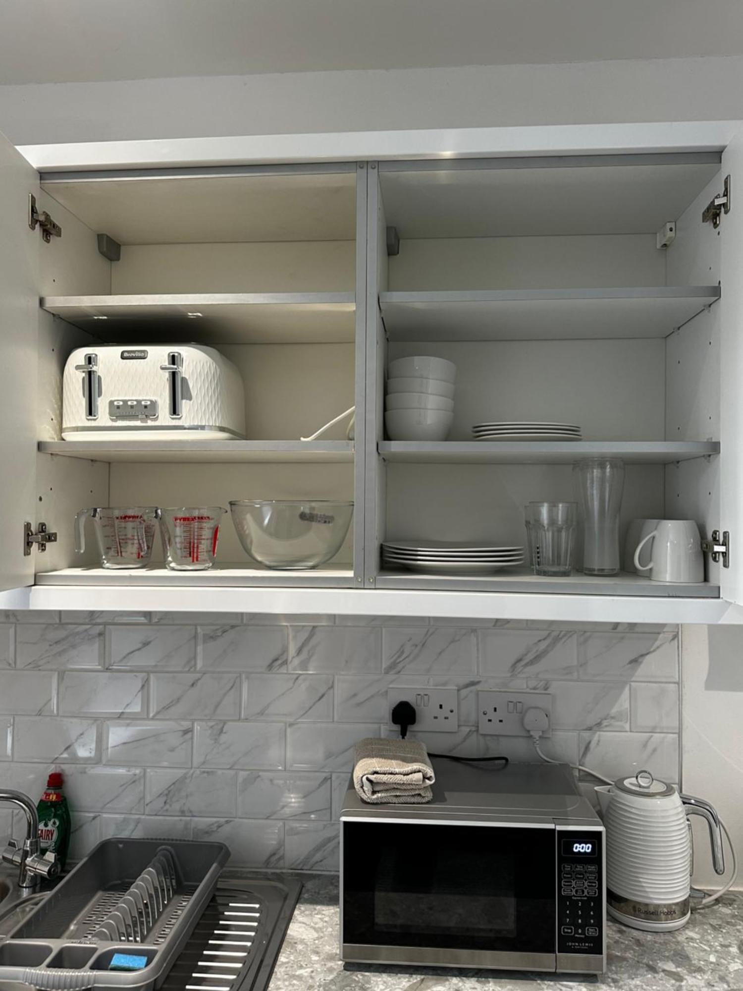 Town Centre Studio Flat ميرثير تيدفيل المظهر الخارجي الصورة